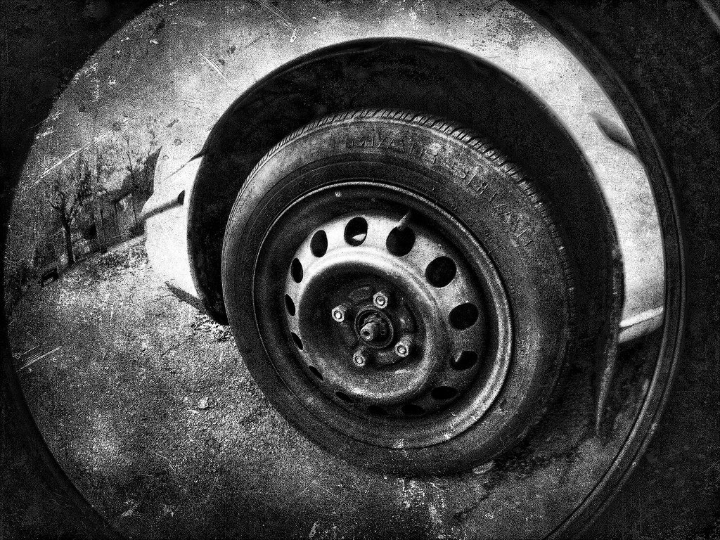 إطار سيارة رادييال مقاس 175/70 R13
